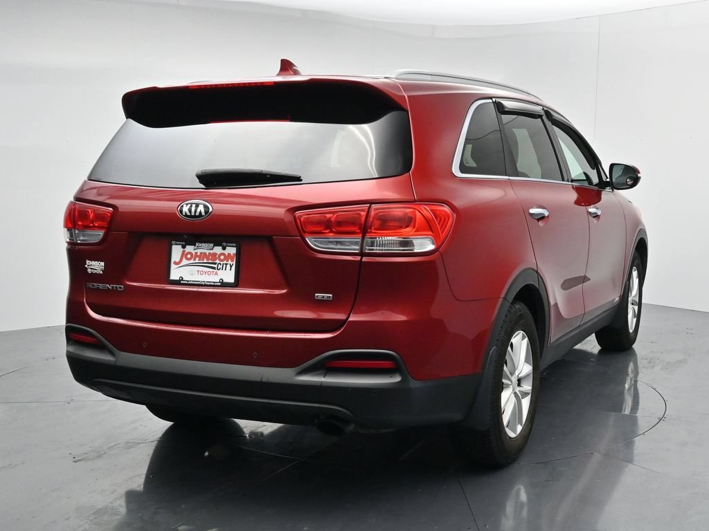 Used 2017 Kia Sorento AWD w/ LX Convenience Package image 6