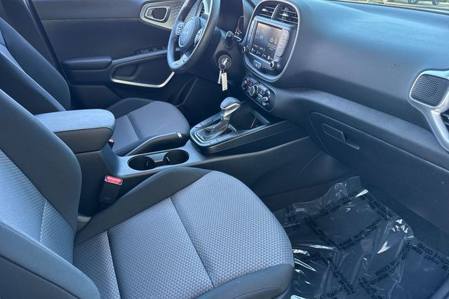 Certified 2025 Kia Soul LX w/ LX Technology Package FWD image 21