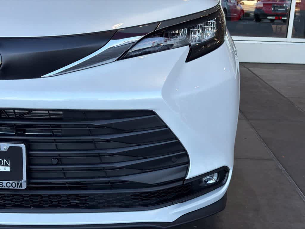 New 2026 Toyota Sienna XLE FWD image 5