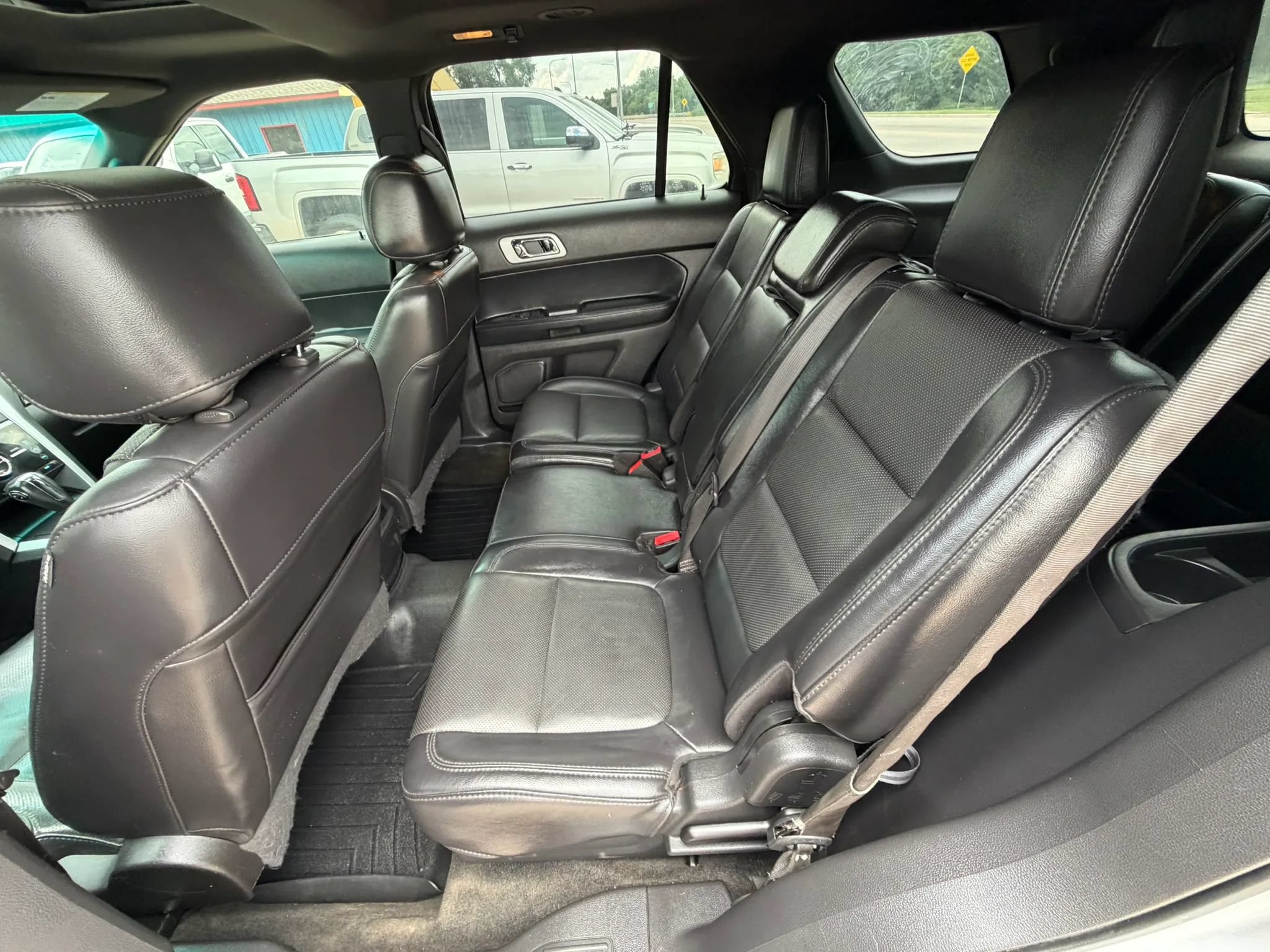 Used 2015 Ford Explorer Limited w/ Equipment Group 302A FWD image 17