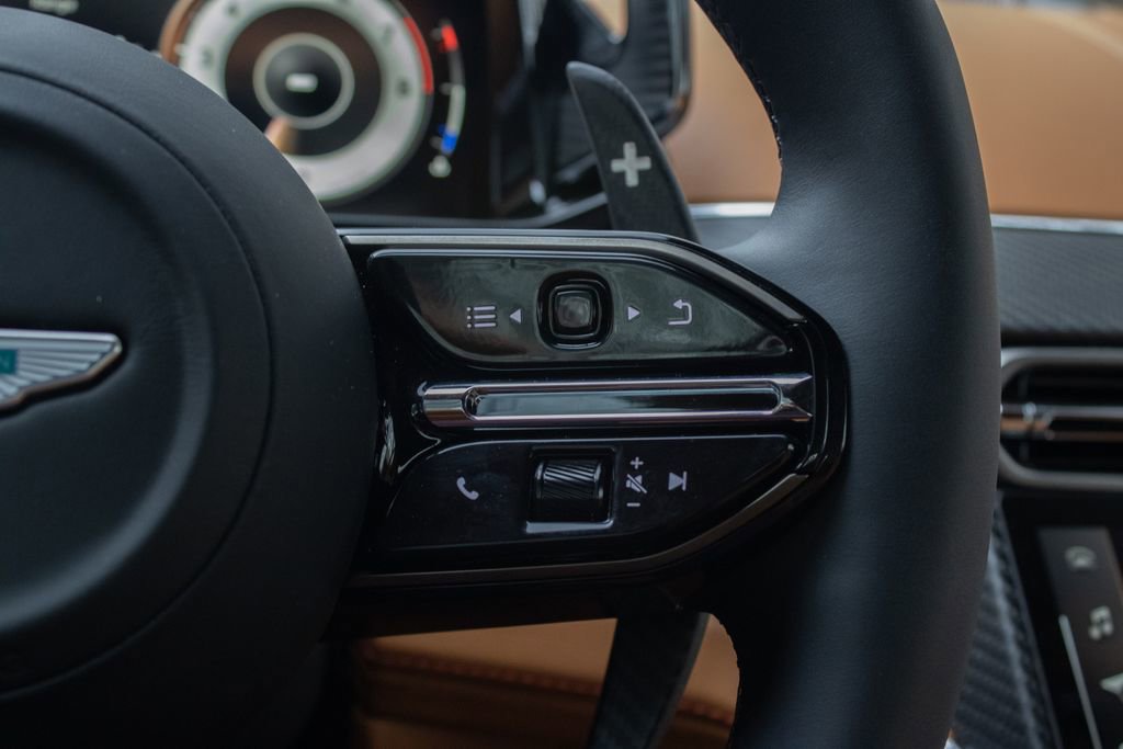 New 2026 Aston Martin Vanquish Convertible RWD image 19
