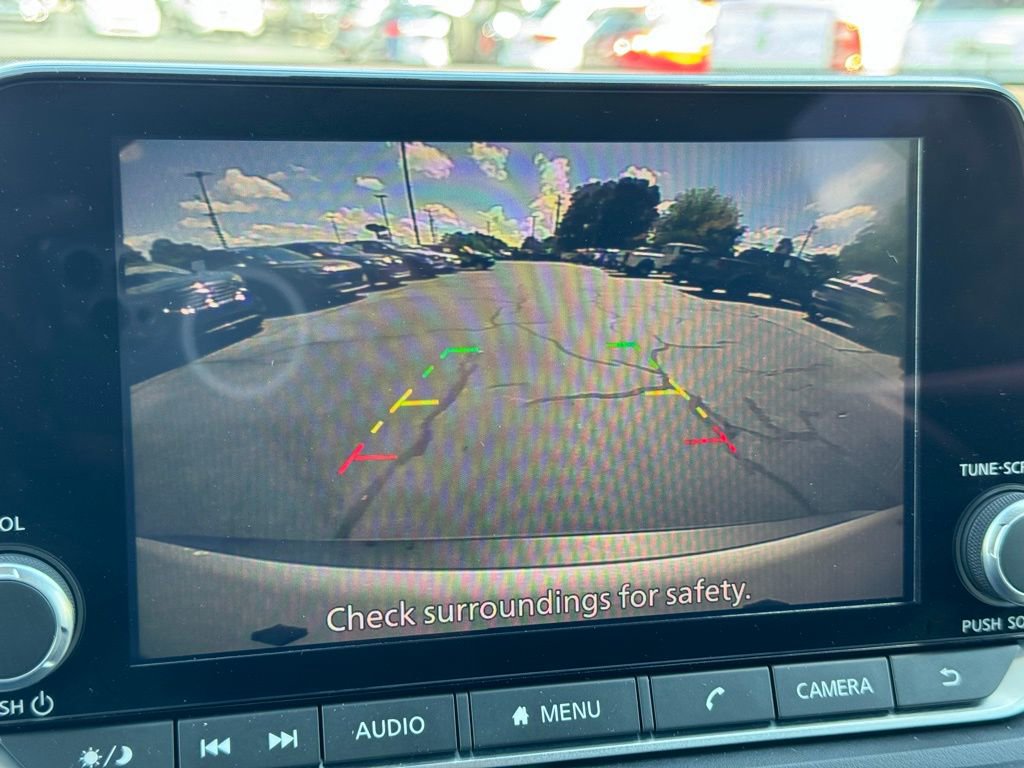 Used 2022 Nissan Rogue SV image 8