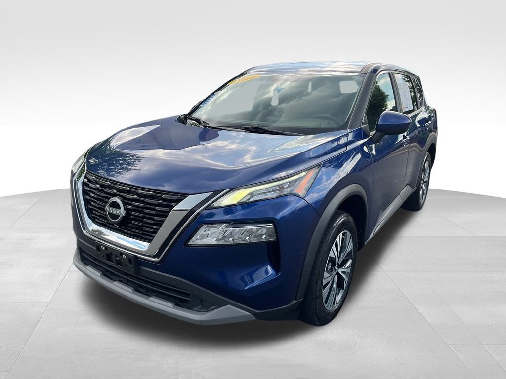 Used 2023 Nissan Rogue SV image 3