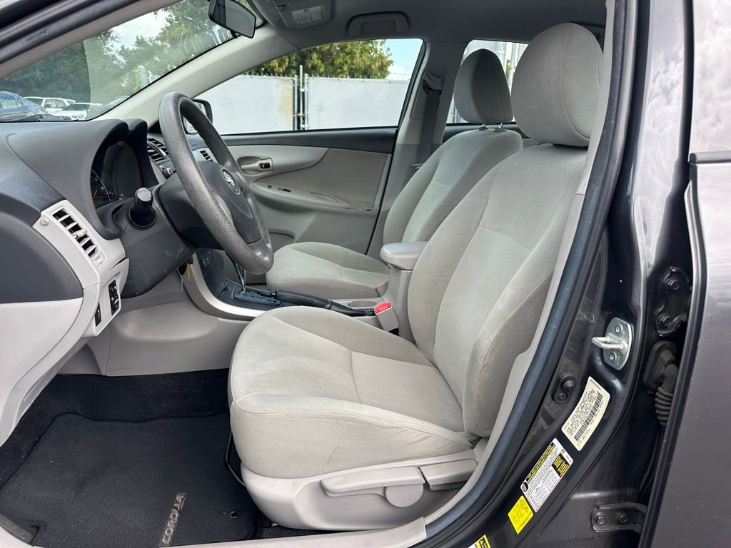 Used 2013 Toyota Corolla L FWD image 9