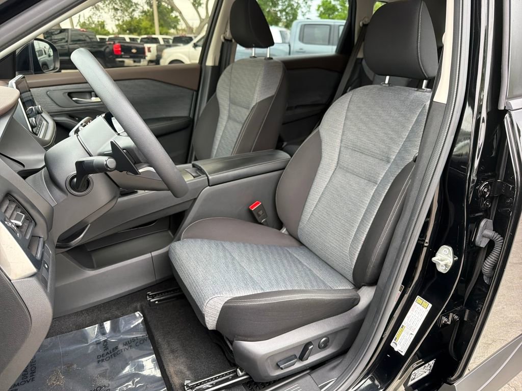 Certified 2023 Nissan Rogue SV image 31