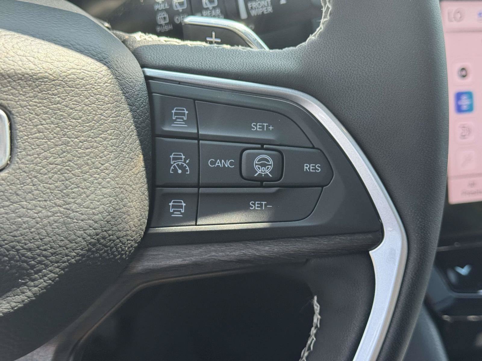 Used 2026 Jeep Grand Cherokee Limited AWD/4WD image 21