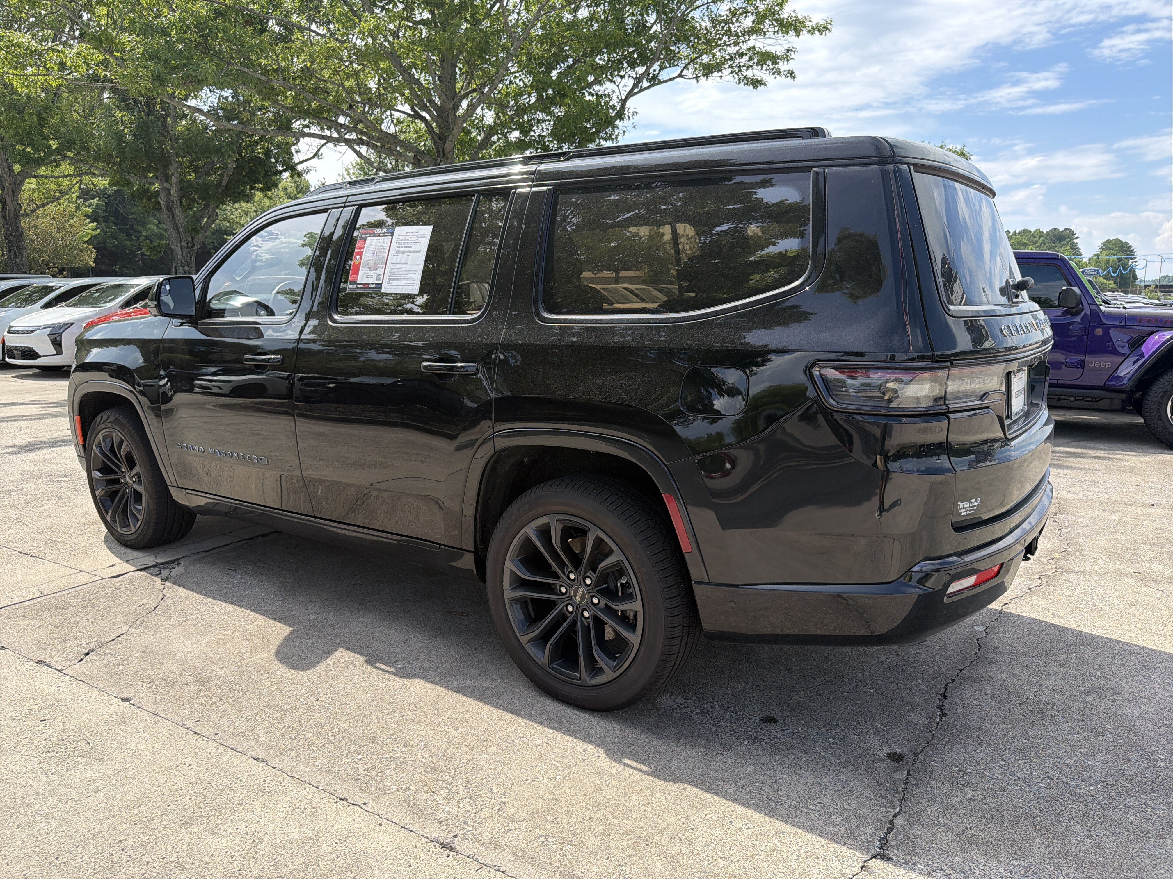 Used 2024 Jeep Grand Wagoneer Series III w/ Rear Seat Video Group 1 AWD/4WD image 5