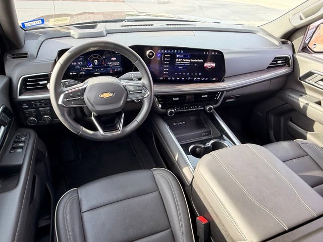 Used 2026 Chevrolet Suburban Premier AWD/4WD image 8