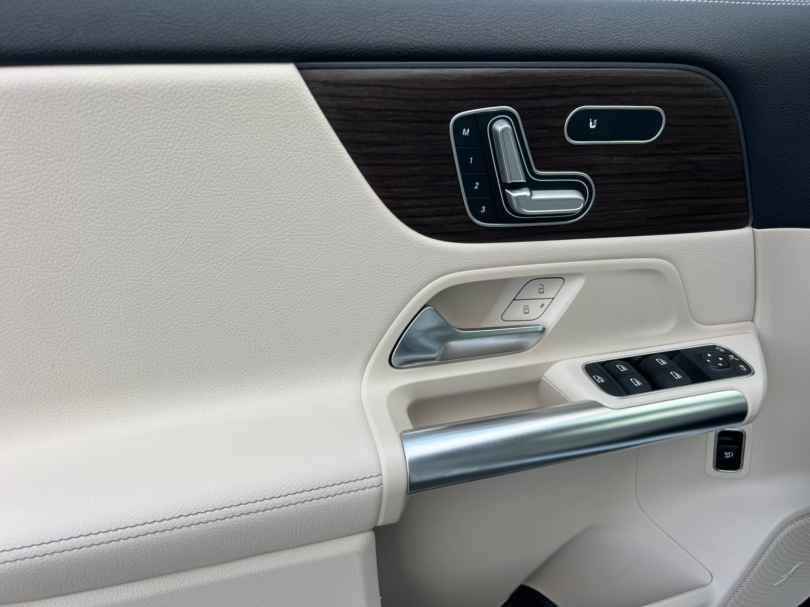 New 2026 Mercedes-Benz GLA 250 image 10