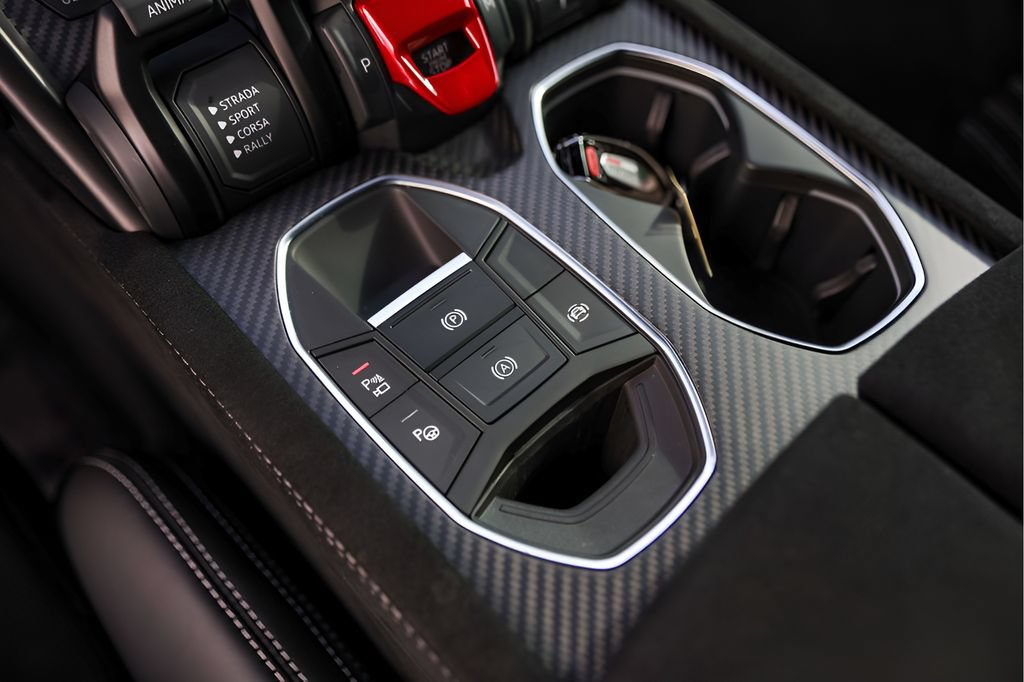 Used 2024 Lamborghini Urus Performante AWD/4WD image 24