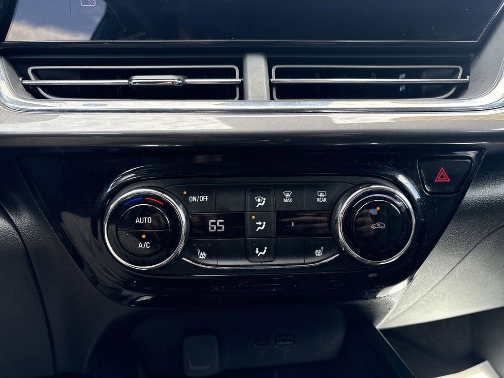 Used 2025 Chevrolet Trax ACTIV w/ Driver Confidence Package image 16