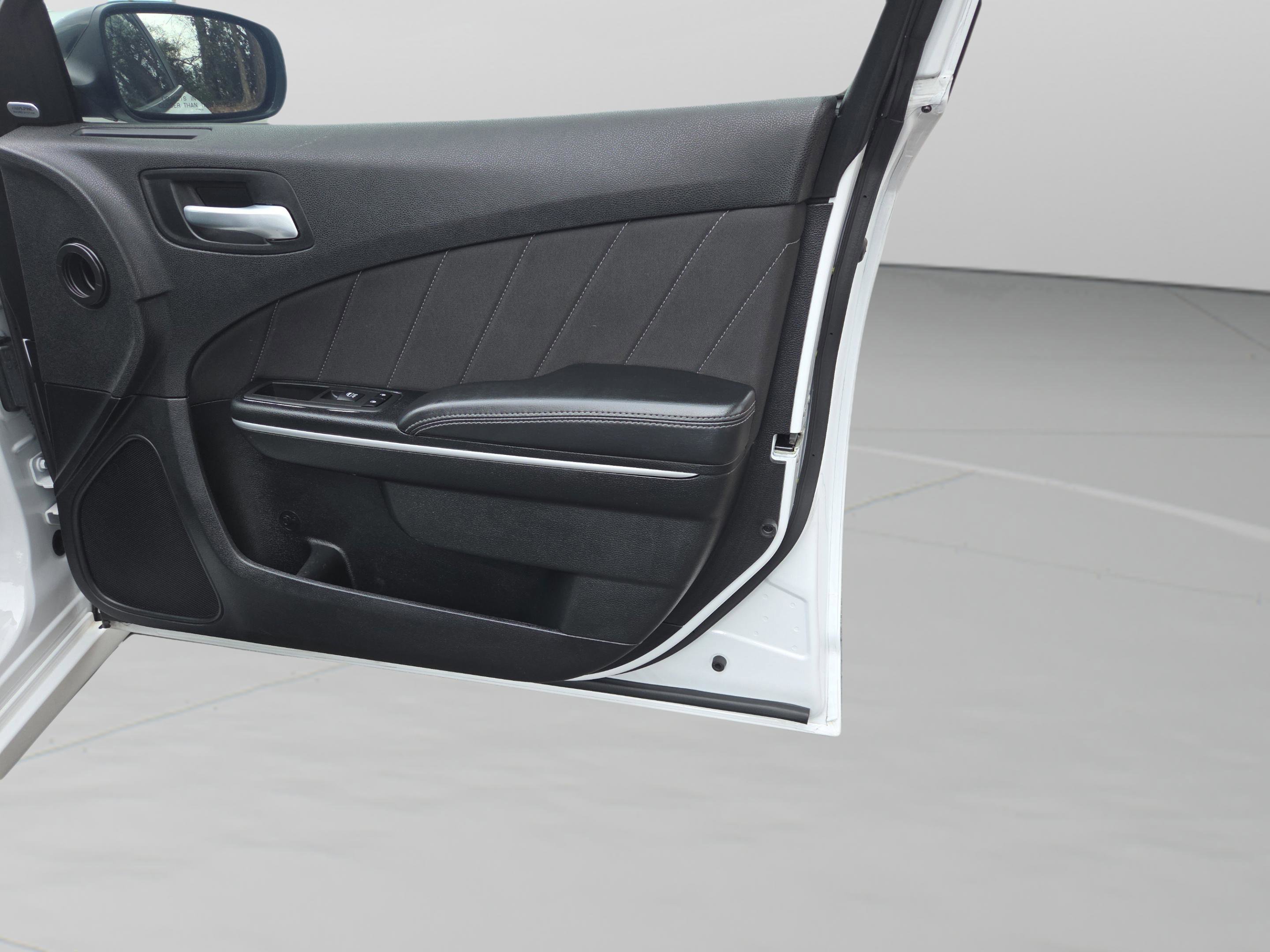 Used 2023 Dodge Charger SXT image 39