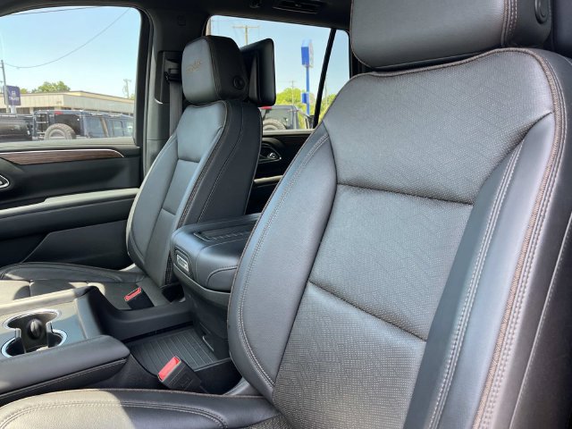 Used 2024 Chevrolet Tahoe High Country w/ Advanced Technology Package AWD/4WD image 29