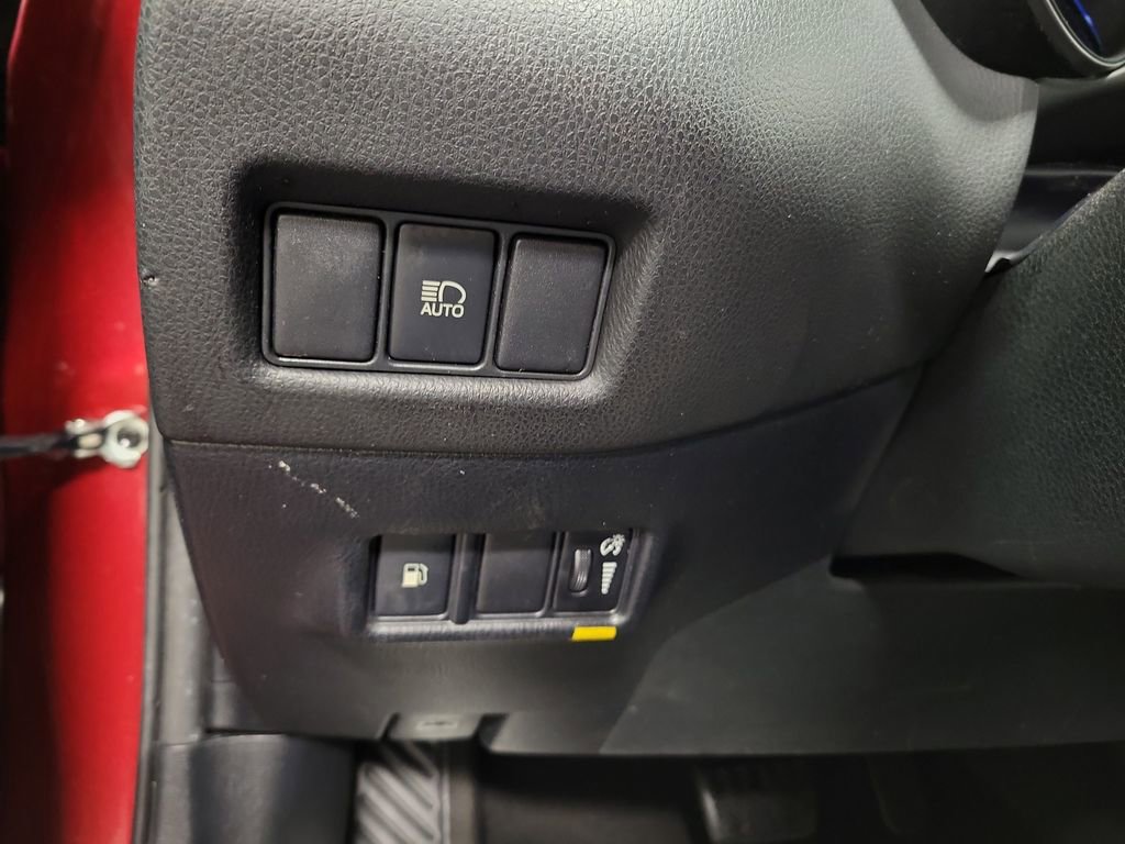 Used 2018 Toyota C-HR XLE image 20