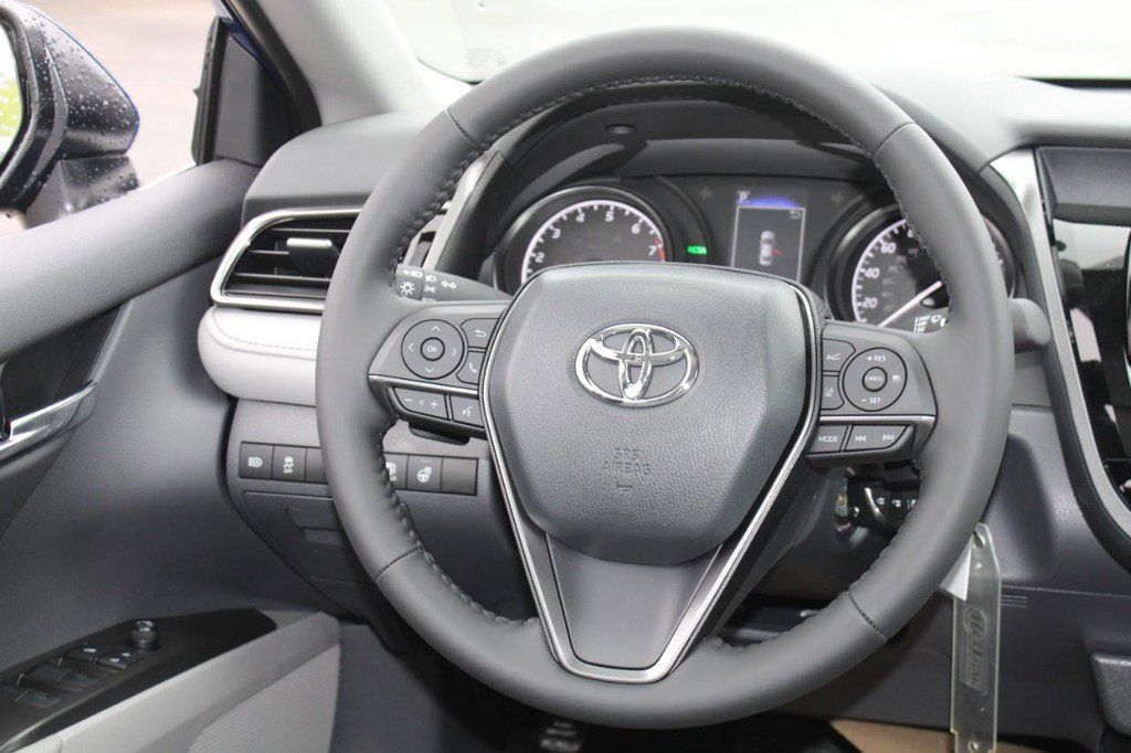 New 2024 Toyota Camry SE image 9