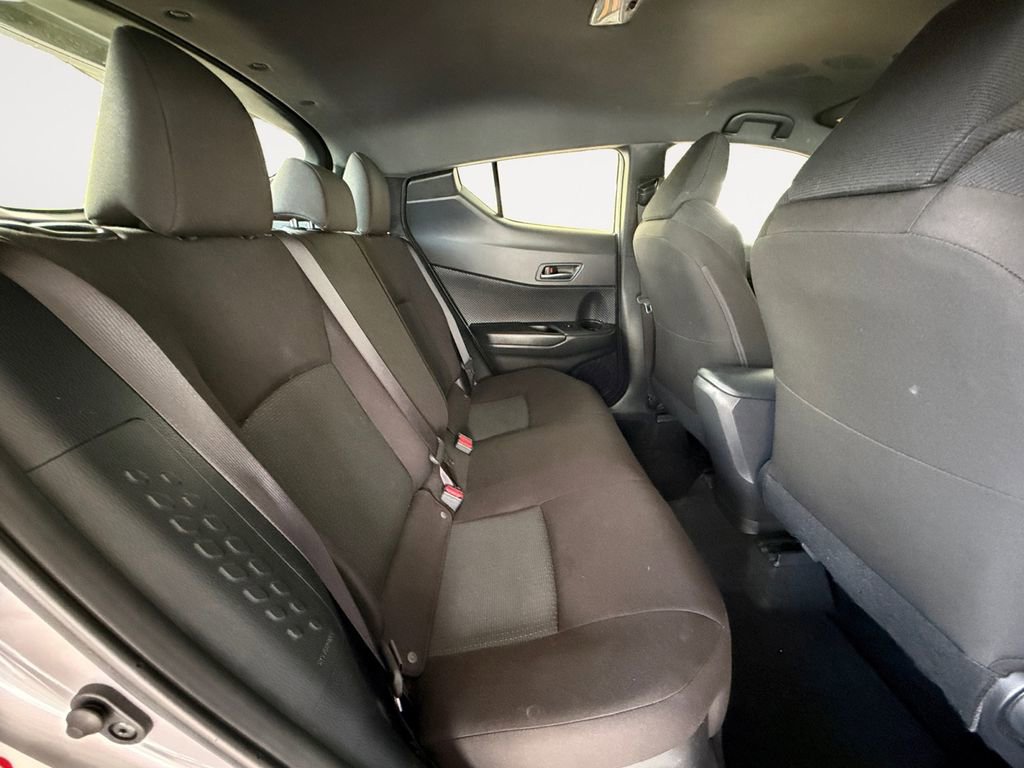 Used 2019 Toyota C-HR XLE image 15
