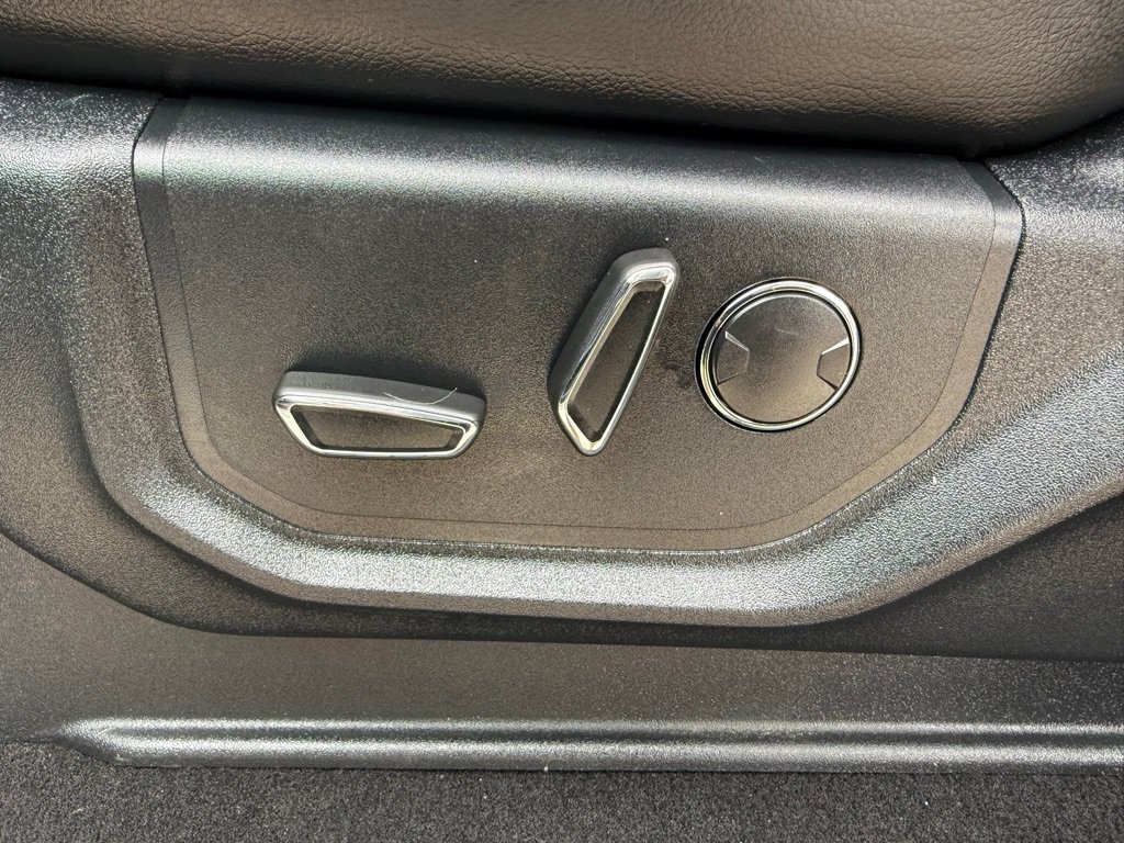 Used 2019 Ford F250 Lariat w/ Lariat Ultimate Package RWD image 19