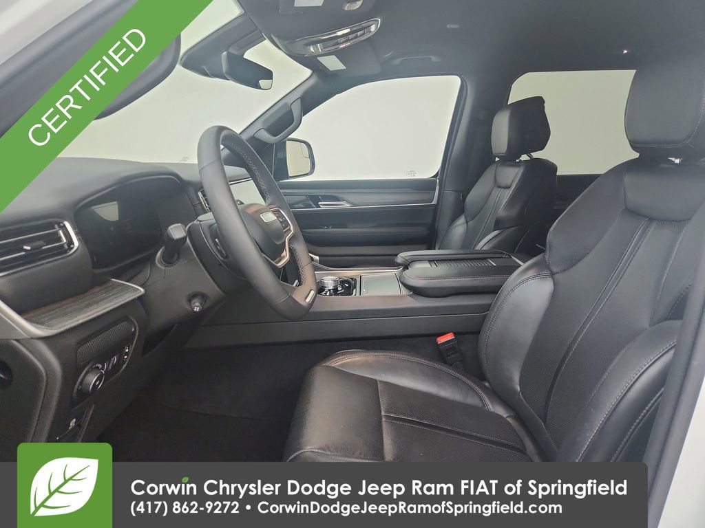 Certified 2024 Jeep Wagoneer L Series II w/ Flexible Seating Group image 19