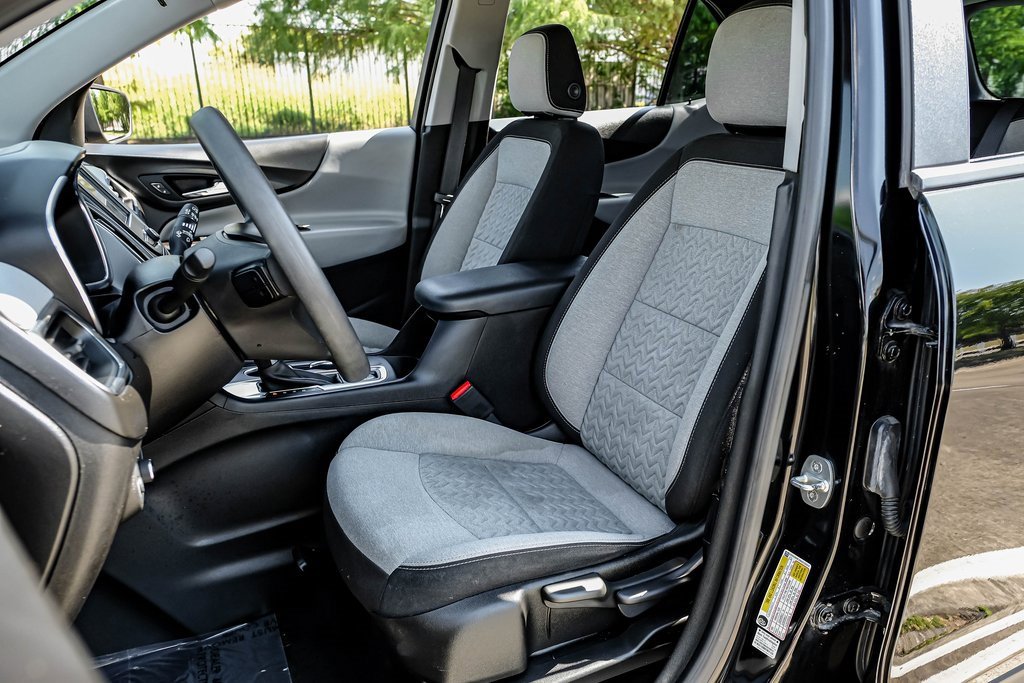 Used 2022 Chevrolet Equinox LS image 34