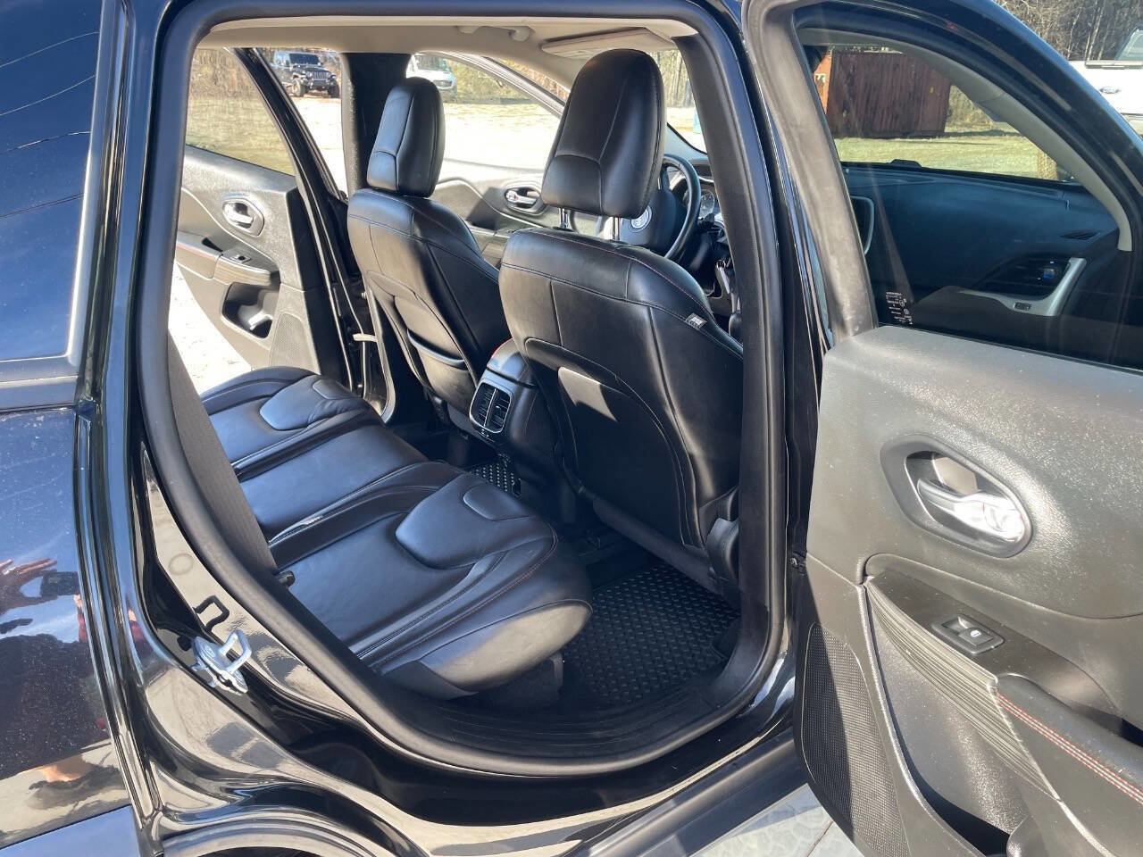 Used 2014 Jeep Cherokee Trailhawk w/ Leather Interior Group image 28