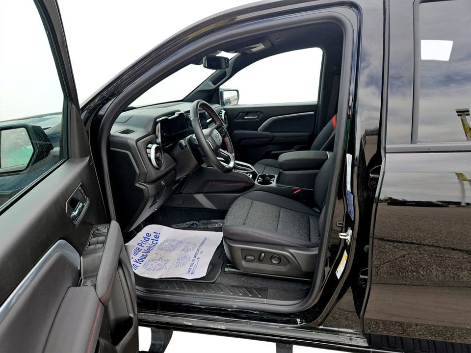 Used 2024 Chevrolet Colorado Z71 w/ Z71 Convenience Package 2 AWD/4WD image 29
