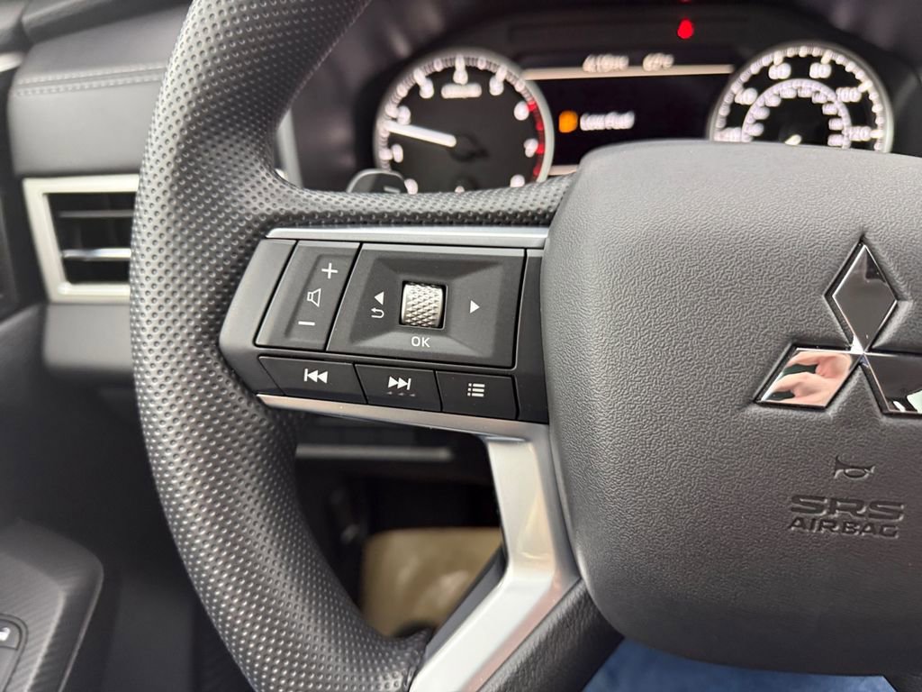 New 2026 Mitsubishi Outlander ES image 33