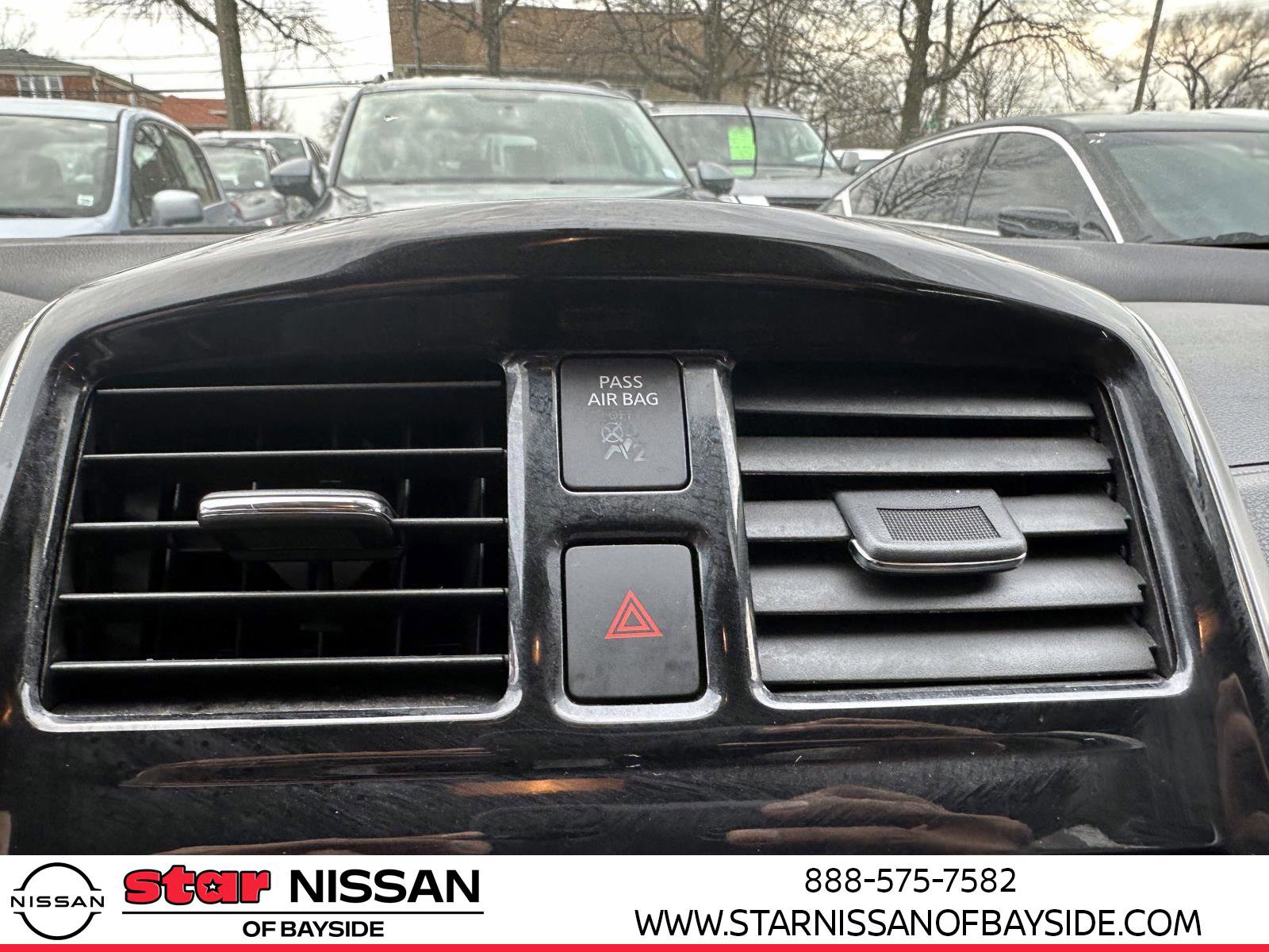 Used 2015 Nissan Versa Note SR w/ SR Convenience Package image 19