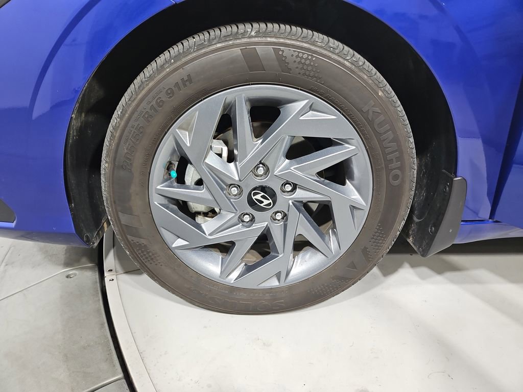 Certified 2024 Hyundai Elantra SEL image 28