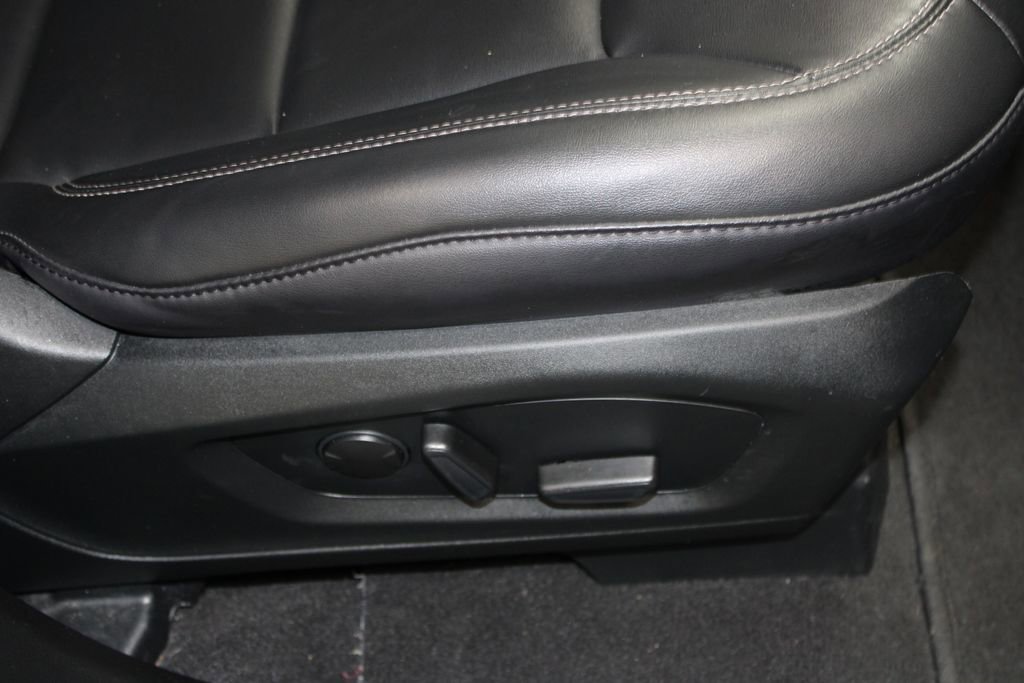 Used 2023 Ford Explorer XLT w/ Equipment Group 202A image 24