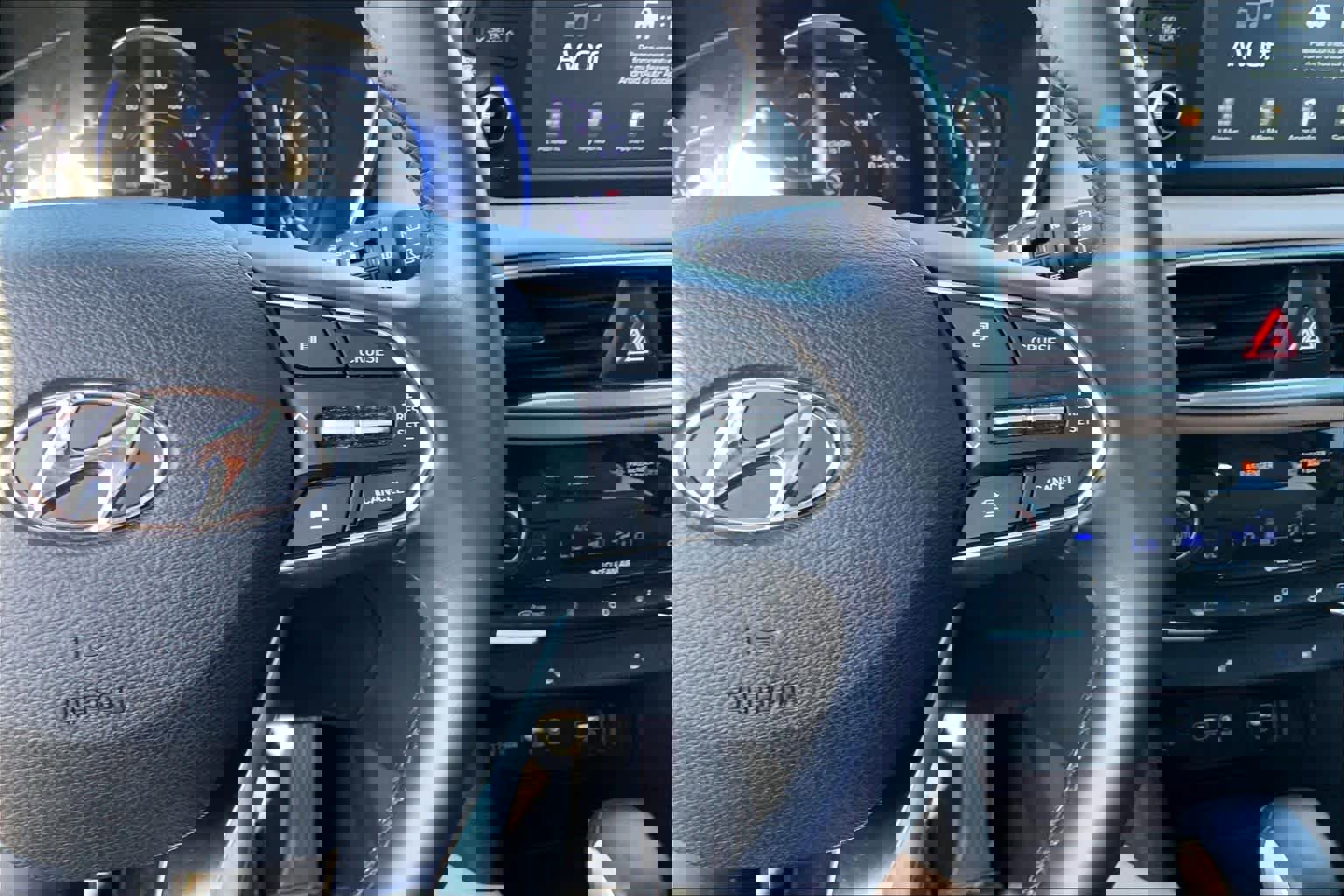 Used 2019 Hyundai Santa Fe Limited w/ Cargo Package image 23