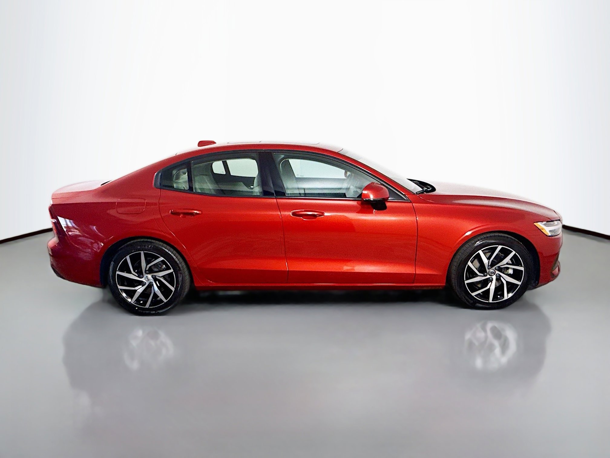 Used 2020 Volvo S60 T5 Momentum image 11
