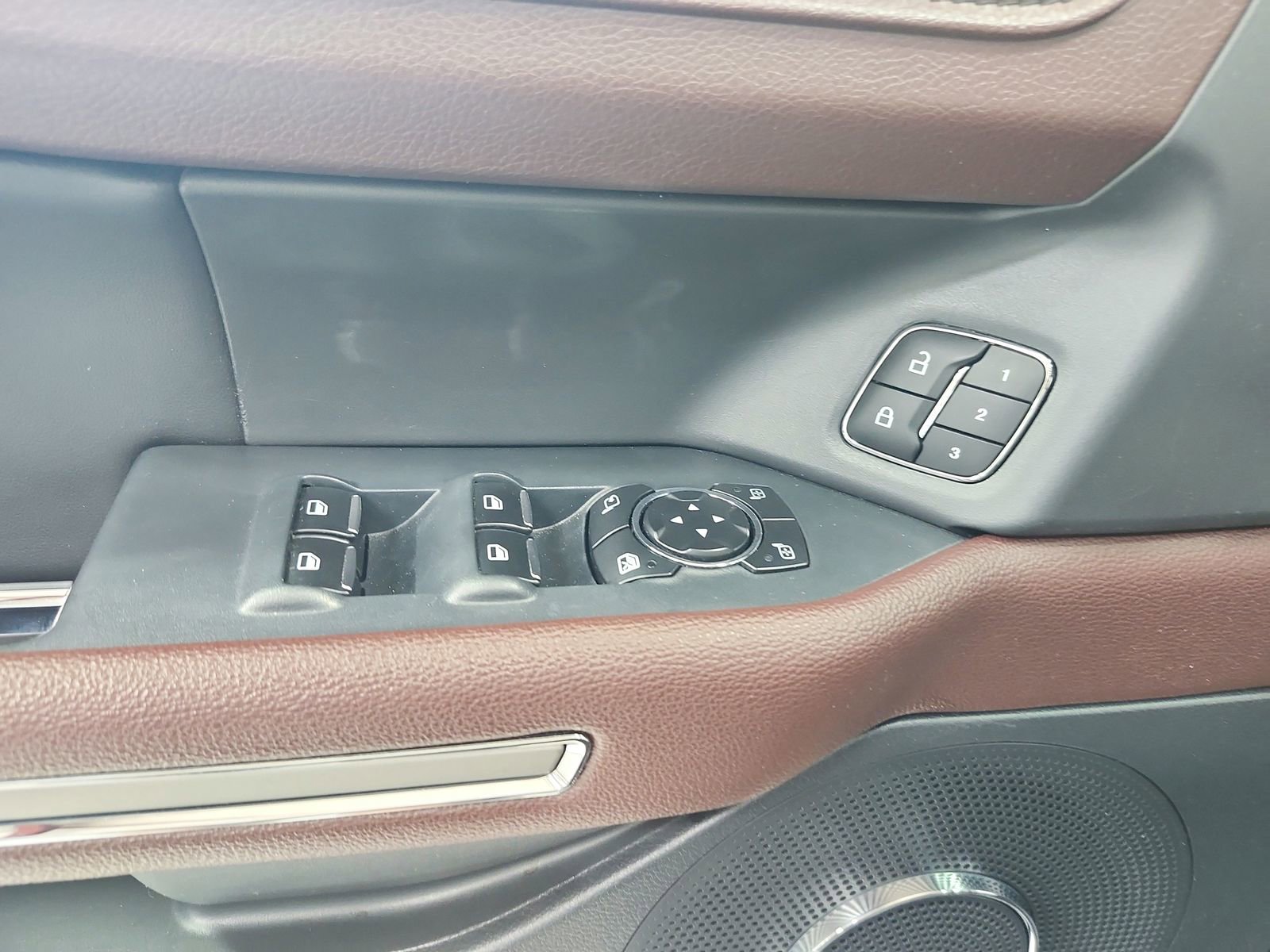 Used 2024 Ford Expedition Limited image 32