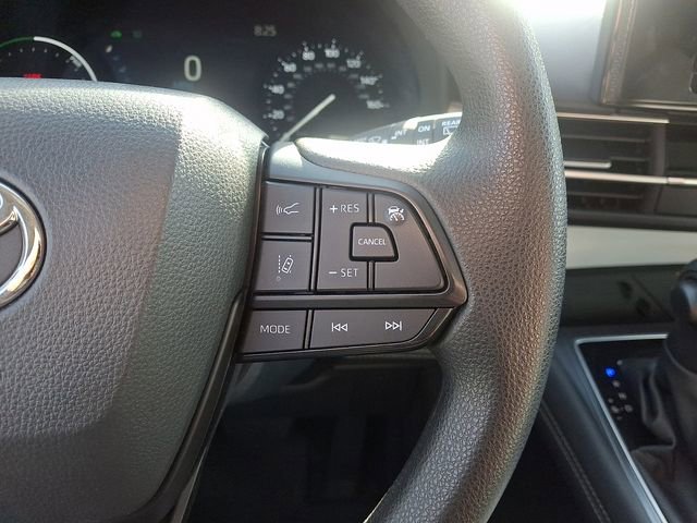 Used 2025 Toyota Sienna LE image 24