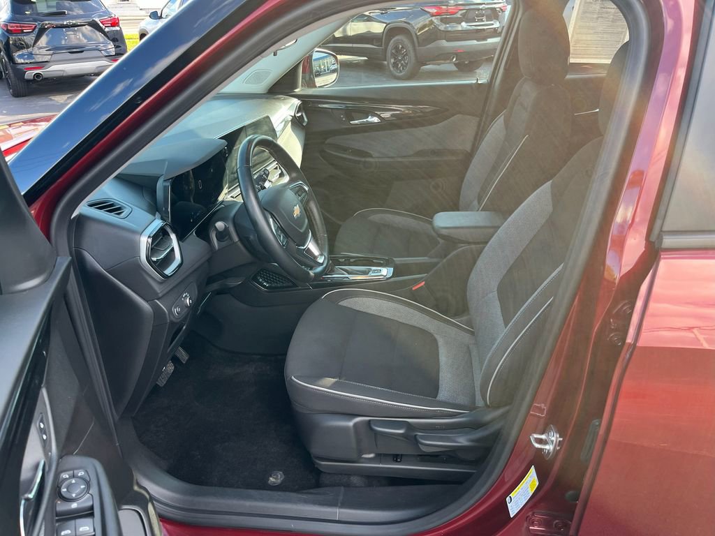 Certified 2024 Chevrolet TrailBlazer LT w/ LT Cold Weather Package image 14