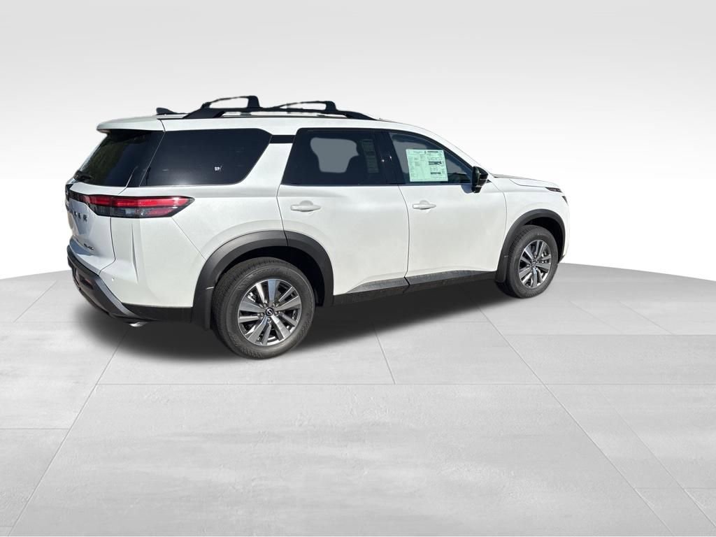 New 2026 Nissan Pathfinder SL image 4