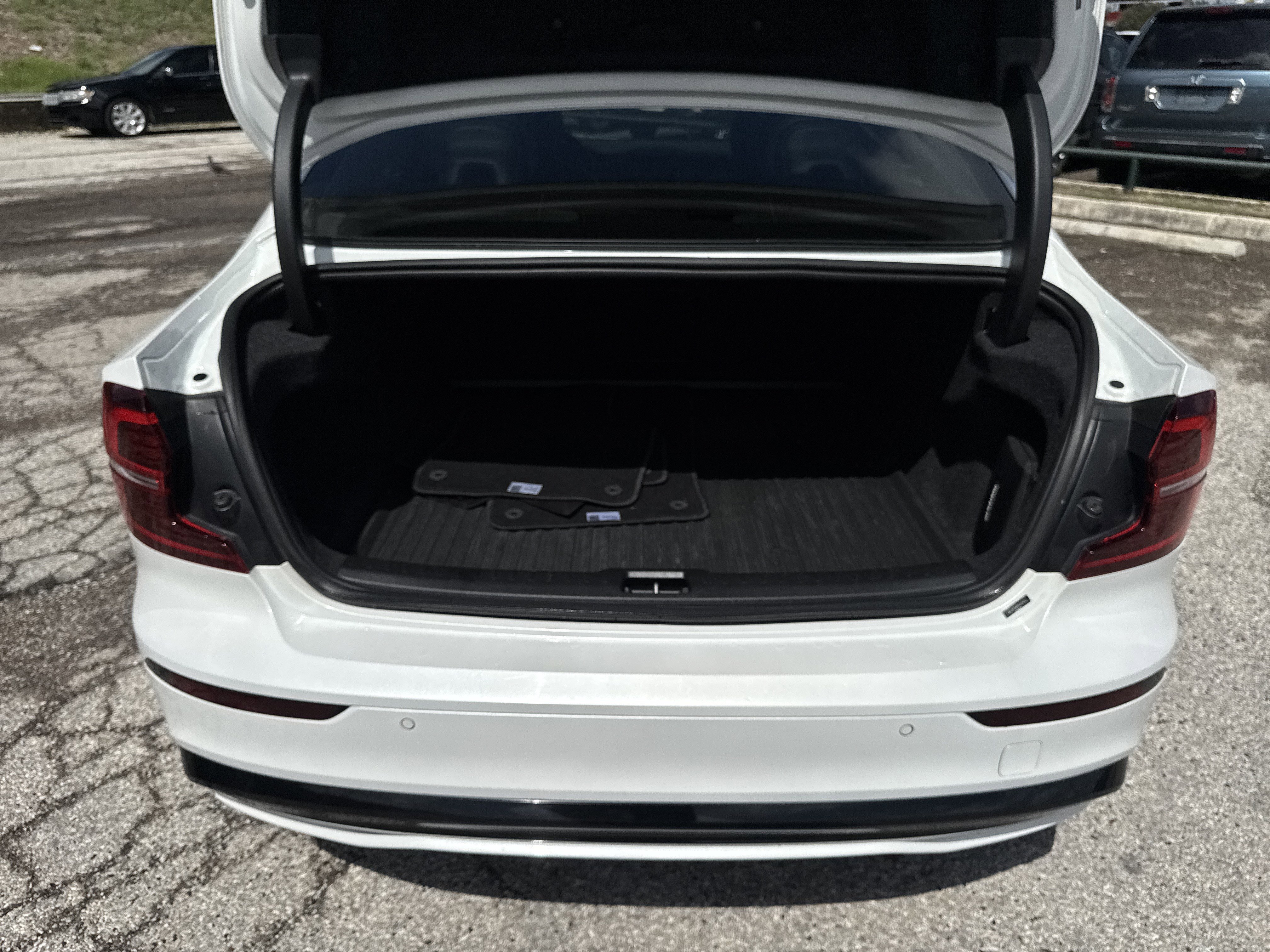 Used 2023 Volvo S60 B5 Plus w/ Climate Package FWD image 25