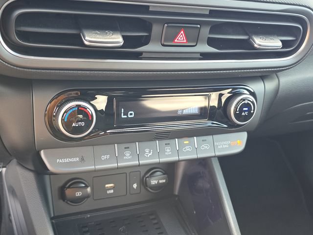 Used 2023 Hyundai Kona Limited AWD/4WD image 25