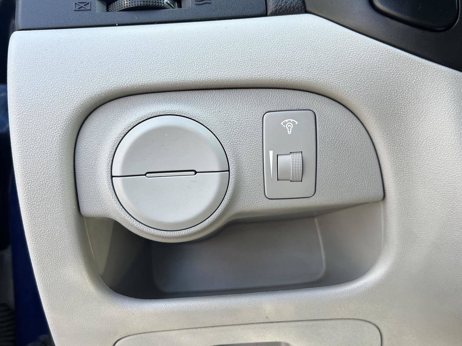 Used 2010 Hyundai Accent GLS FWD image 26