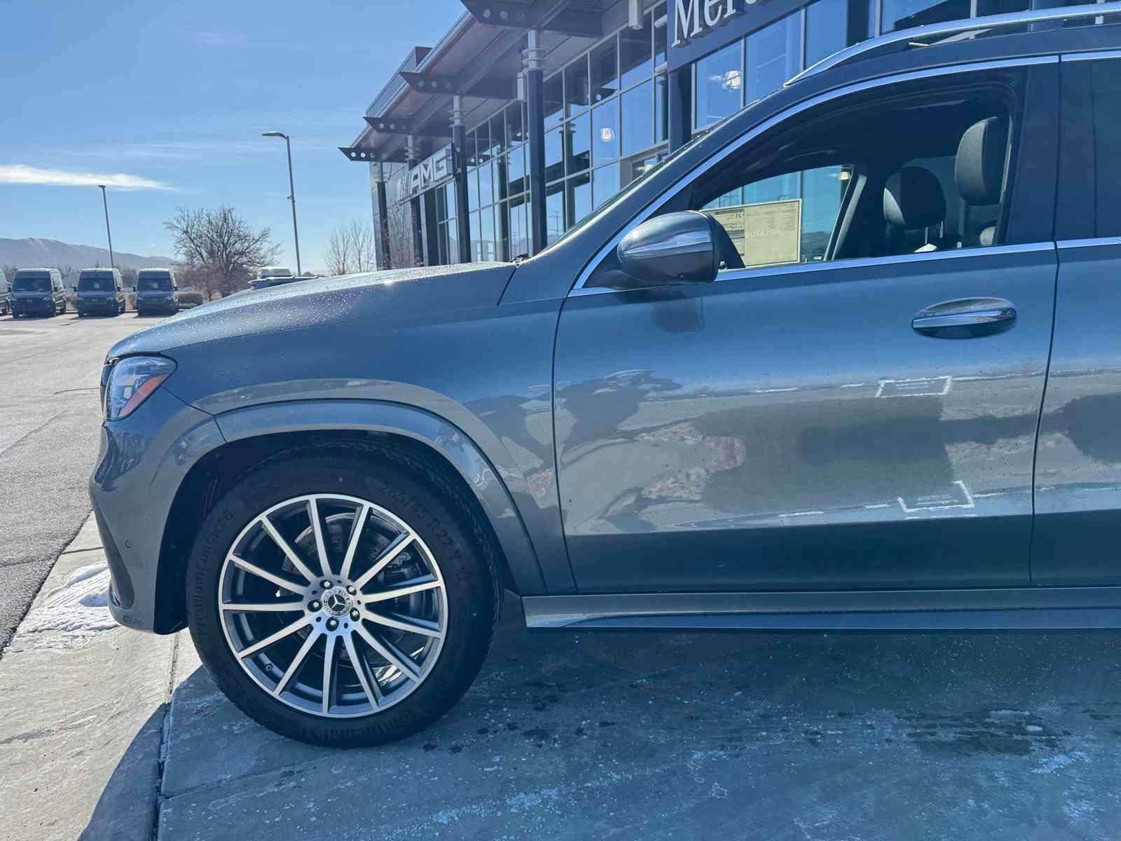 New 2025 Mercedes-Benz GLS 450 4MATIC image 2