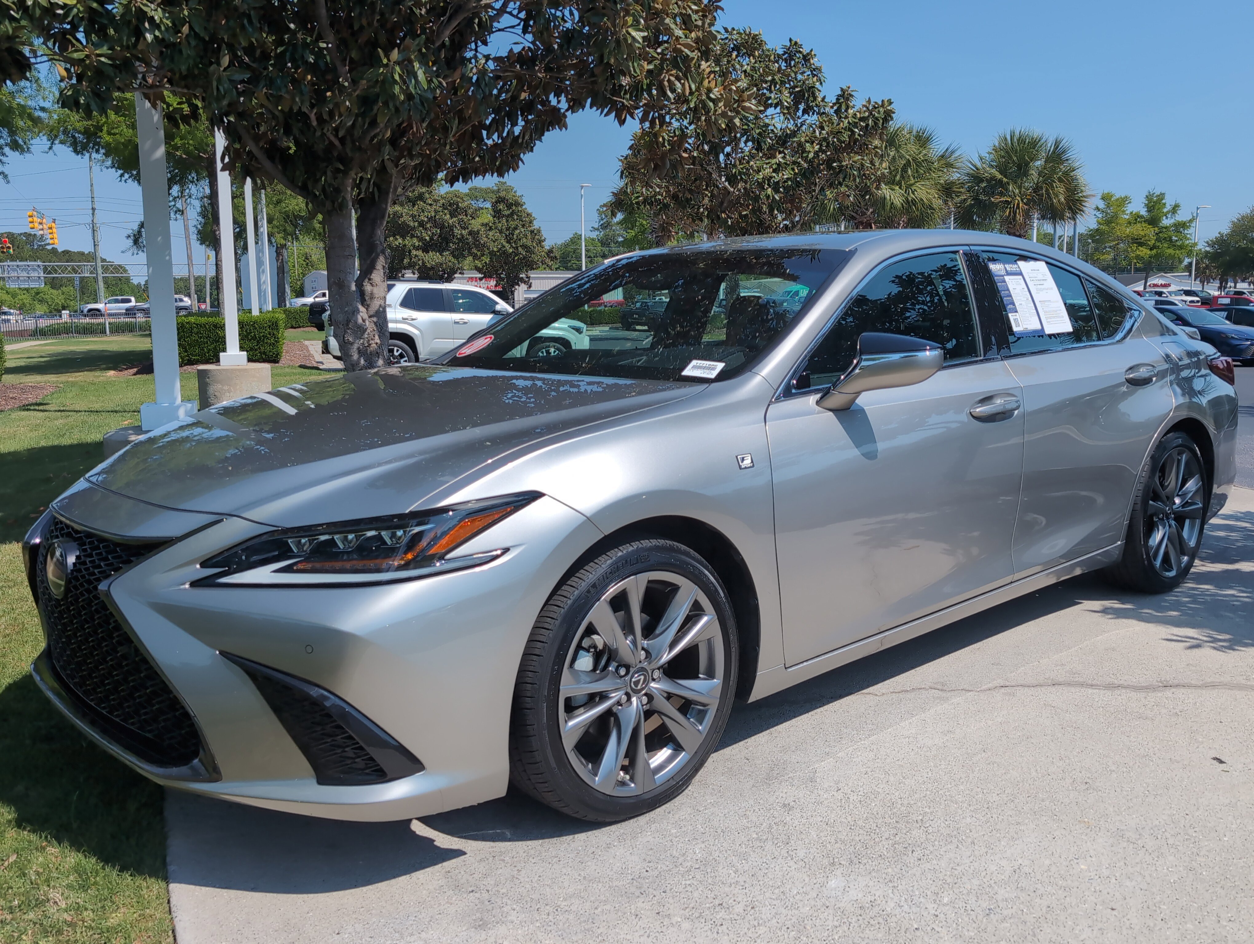 Used 2020 Lexus ES 350 F Sport w/ Accessory Package FWD image 5