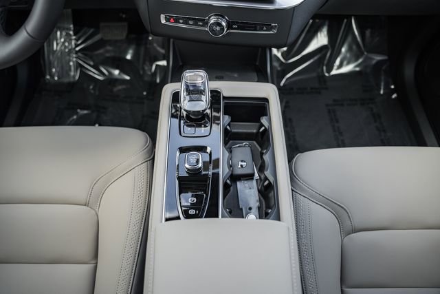 New 2026 Volvo XC90 T8 Plus w/ Protection Package Premier image 27