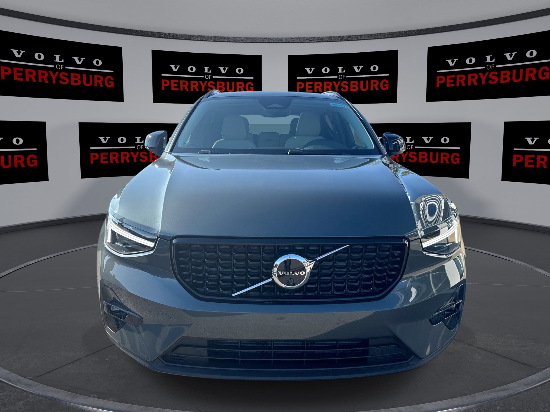 New 2026 Volvo XC40 B5 Ultra w/ Climate Package image 3