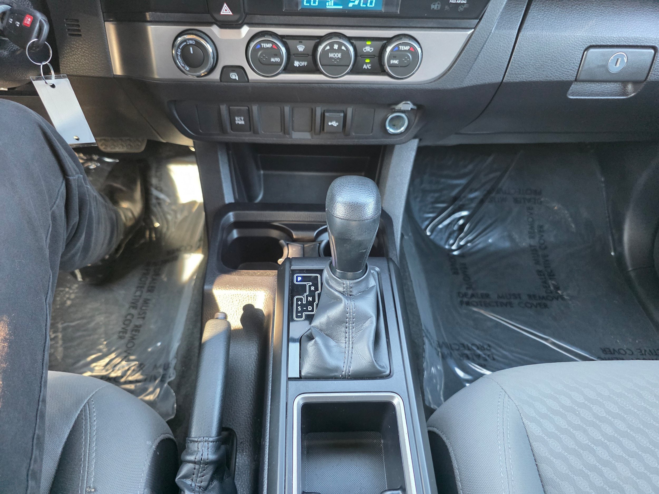 Used 2023 Toyota Tacoma SR AWD/4WD image 14