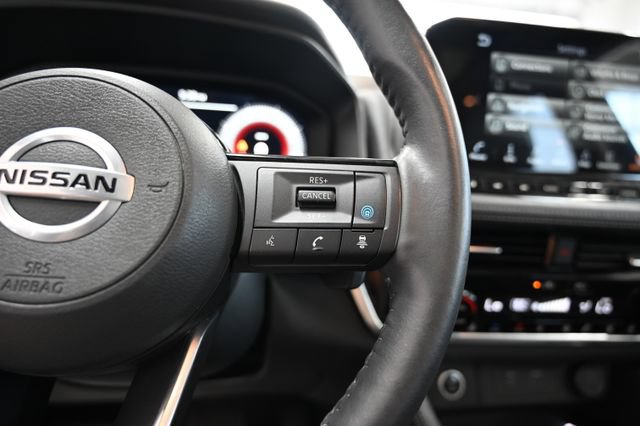 Used 2021 Nissan Rogue Platinum FWD image 28