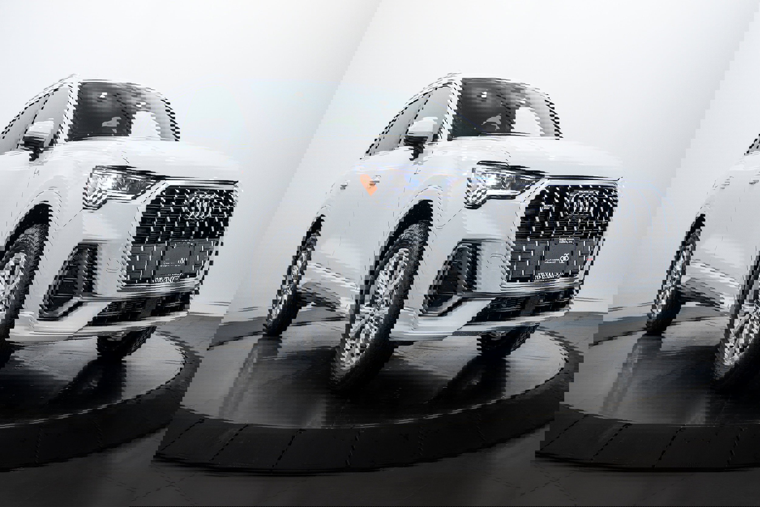 Certified 2025 Audi Q3 2.0T Premium Plus w/ Premium Plus Package