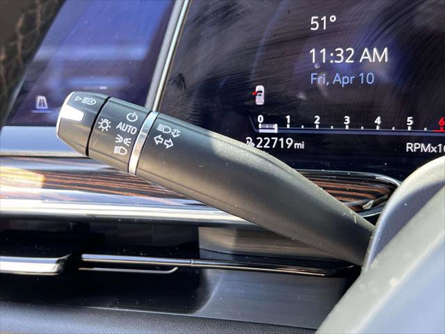 Used 2024 Cadillac Escalade ESV Premium Luxury image 28