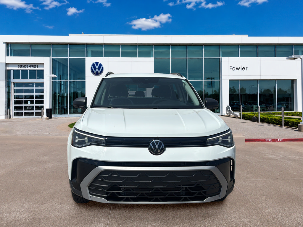 Used 2025 Volkswagen Taos S AWD/4WD image 2