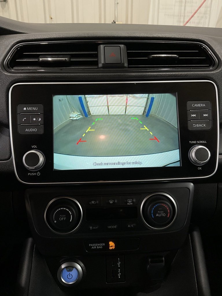 Used 2025 Nissan Leaf S image 18