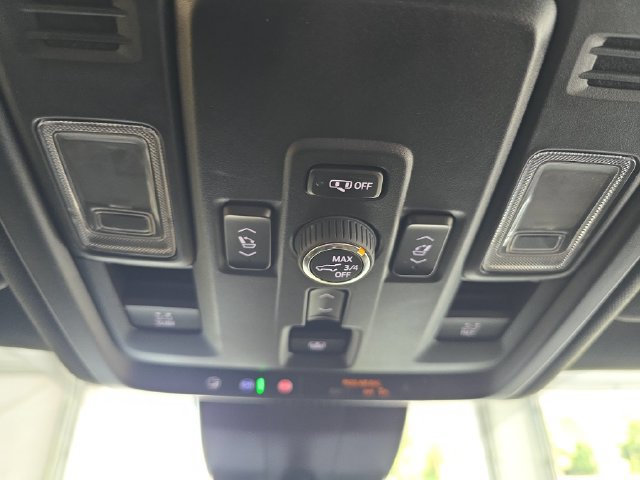 Certified 2025 GMC Yukon Denali Ultimate AWD/4WD image 25