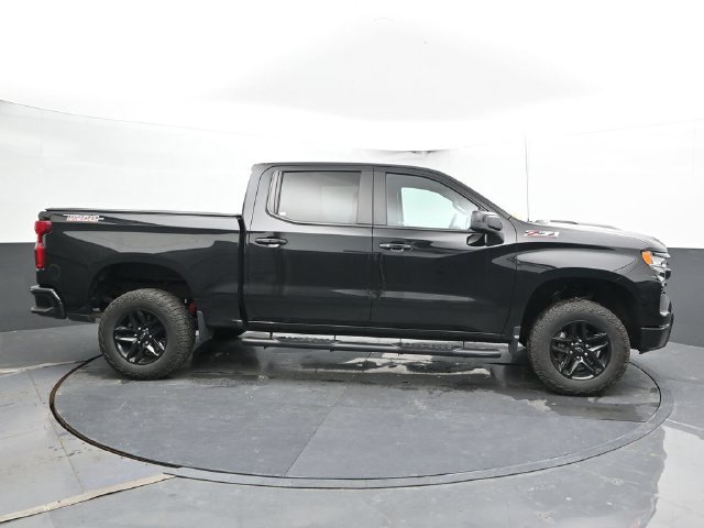 Used 2024 Chevrolet Silverado 1500 LT Trail Boss w/ Convenience Package II AWD/4WD image 3